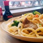 japanese-food-yakiudon-noodle-combo